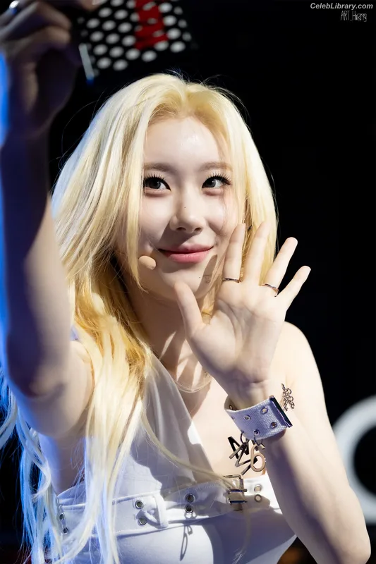Chaeryeong - ITZY (채령) photo 23 of 660
