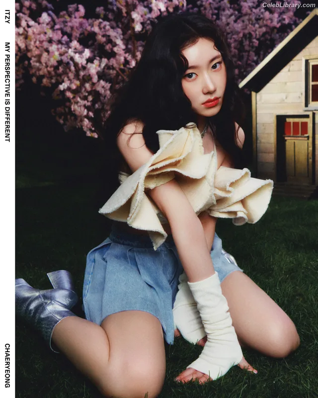 Chaeryeong - ITZY (채령) photo 6 of 660