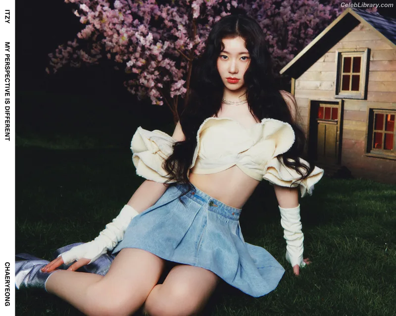 Chaeryeong - ITZY (채령) photo 7 of 660