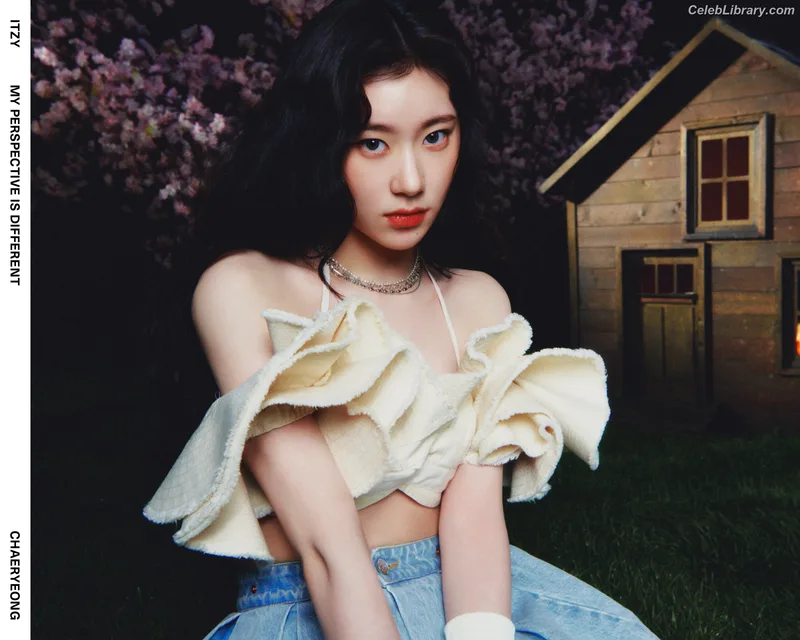 Chaeryeong - ITZY (채령) photo 8 of 660