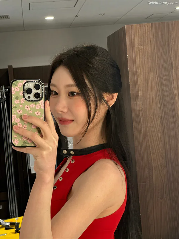 Chaeryeong - ITZY (채령) photo 8 of 660