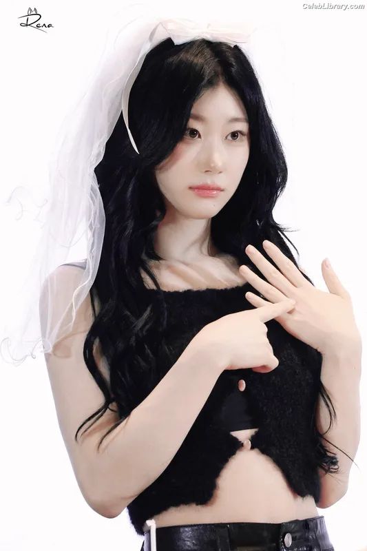Chaeryeong - ITZY (채령) photo 15 of 660