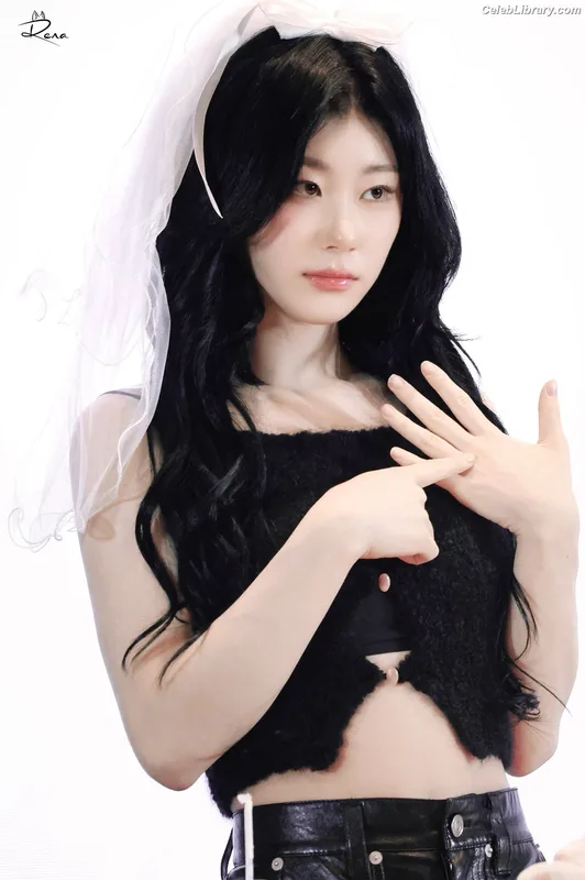 Chaeryeong - ITZY (채령) photo 16 of 660