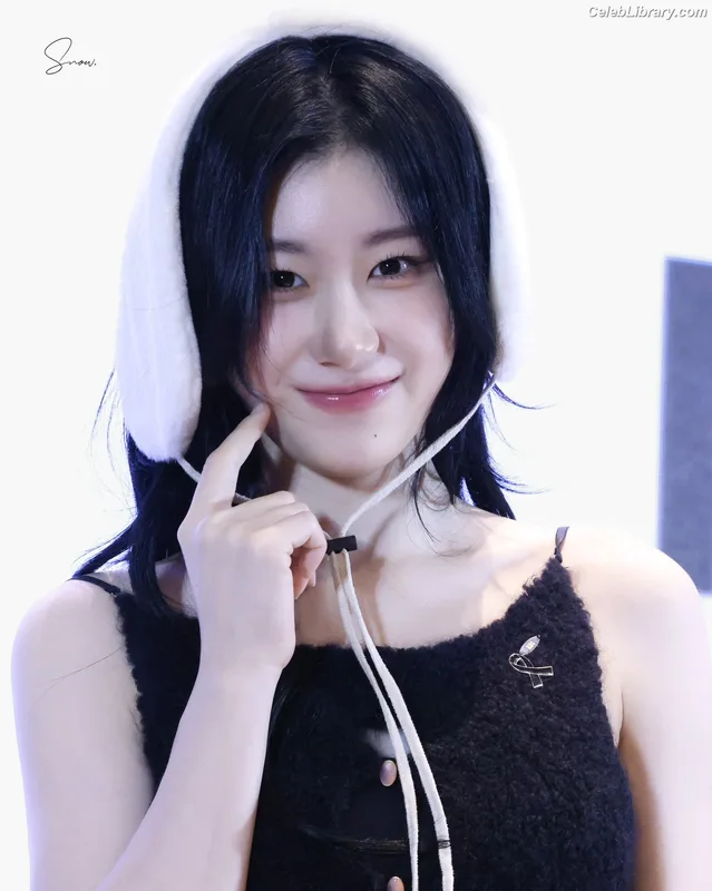 Chaeryeong - ITZY (채령) photo 19 of 660