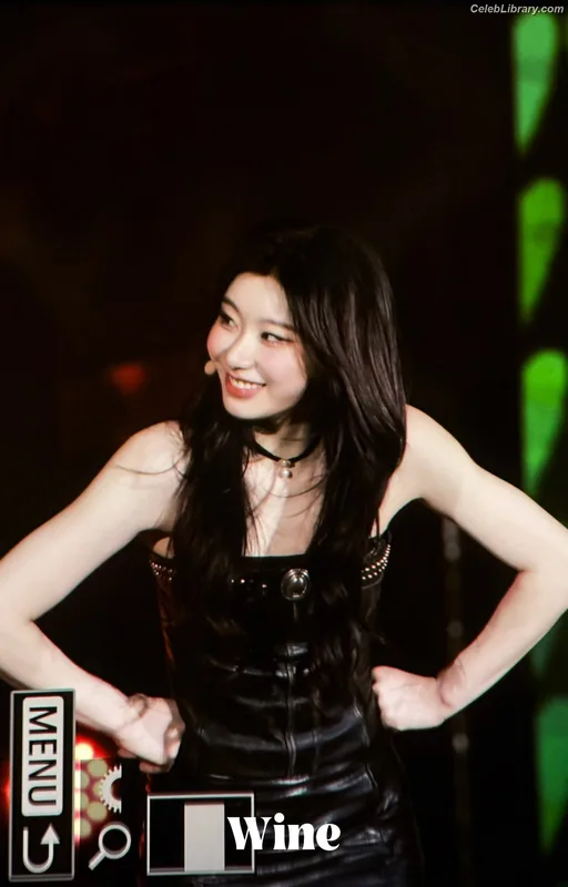 Chaeryeong - ITZY (채령) photo 5 of 660