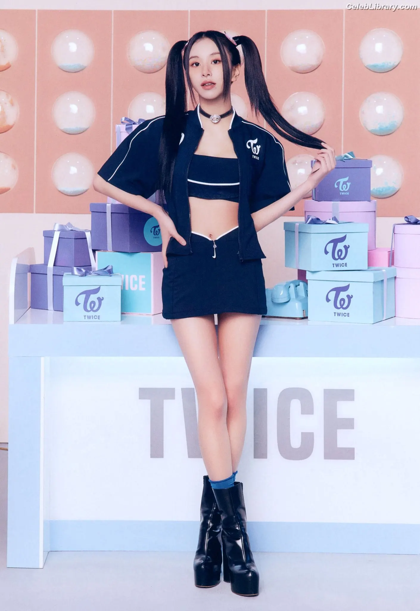 Chaeyoung (TWICE) photo 6 of 399