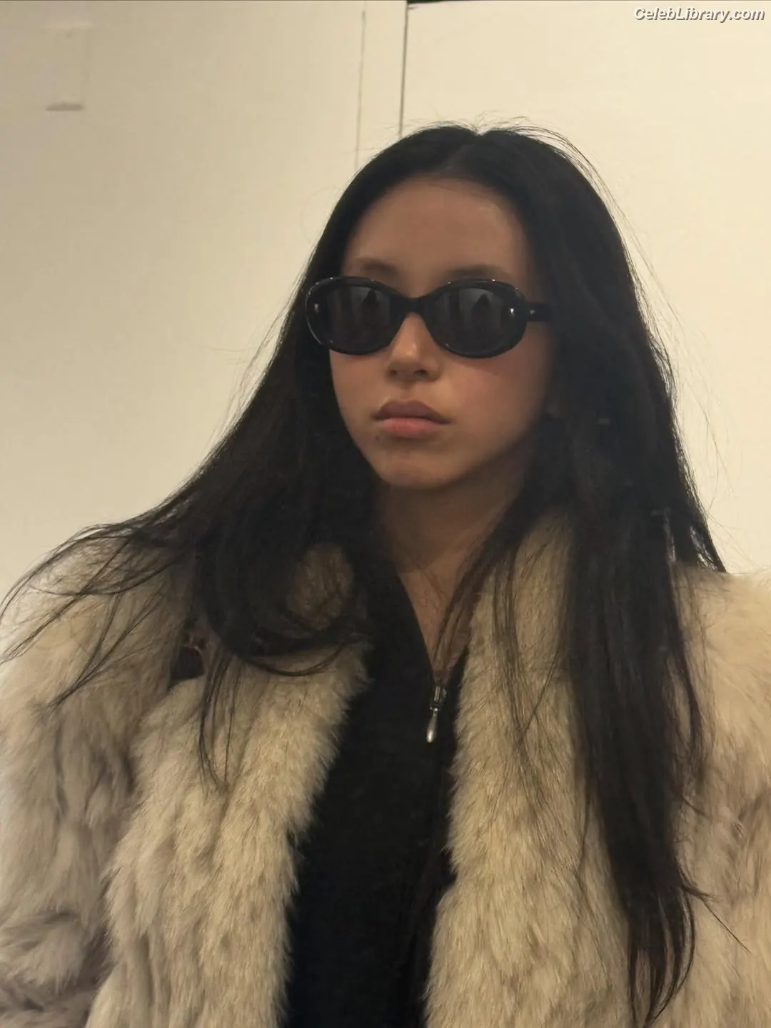 Chaeyoung (TWICE) photo 2 of 399