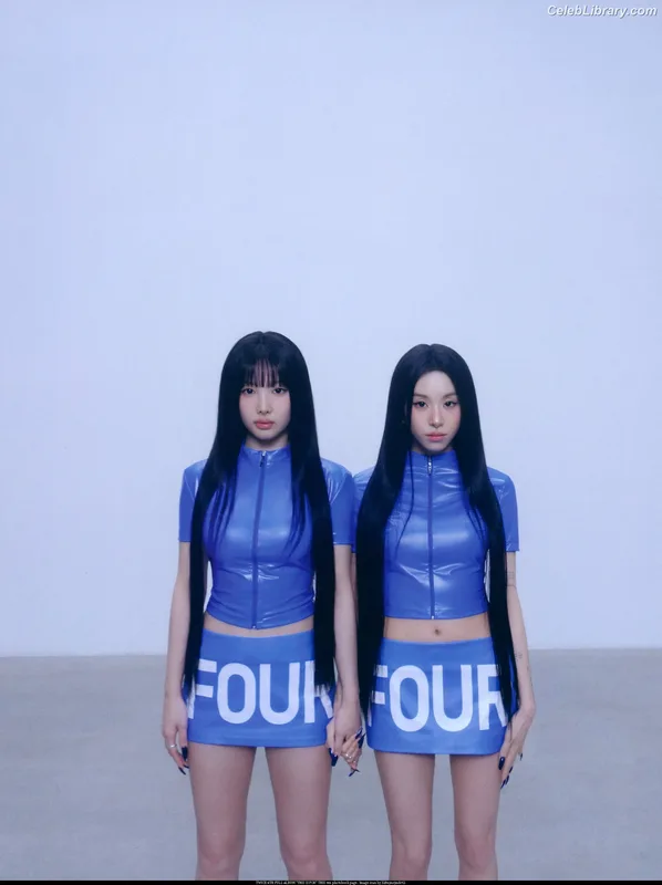 Chaeyoung (TWICE) photo 3 of 400