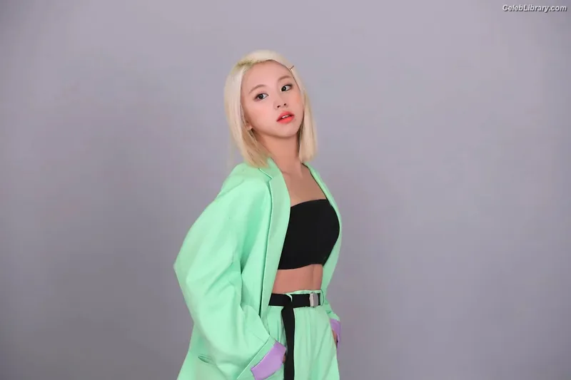 Chaeyoung (TWICE) photo 12 of 400