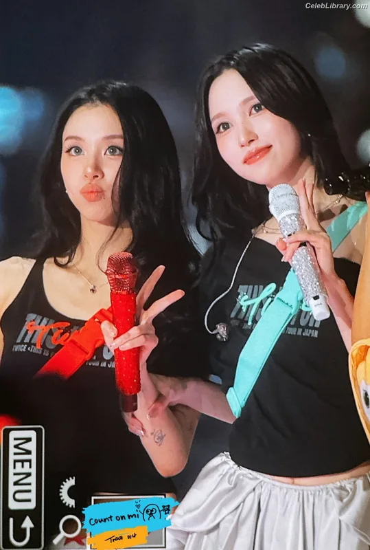 Chaeyoung (TWICE) photo 13 of 400