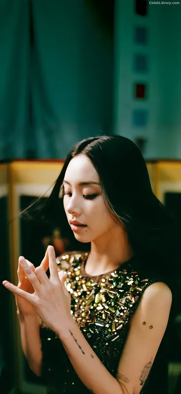 Chaeyoung (TWICE) photo 22 of 400