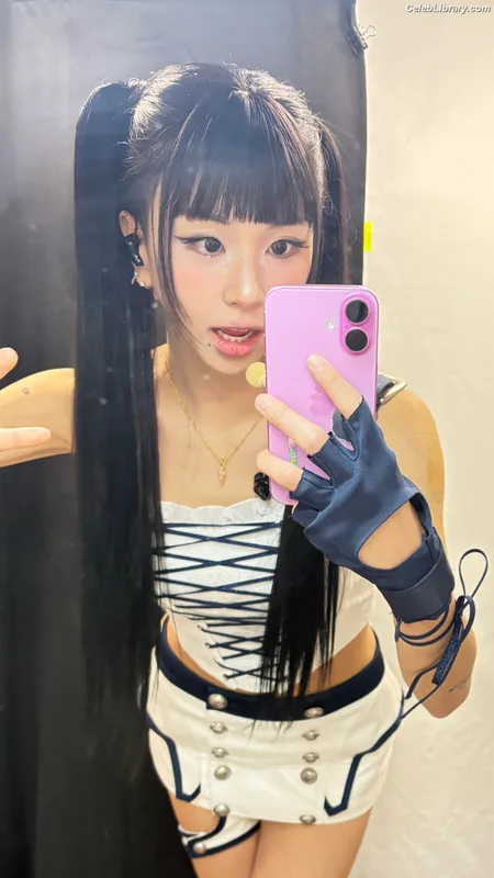 Chaeyoung (TWICE) photo 5 of 400