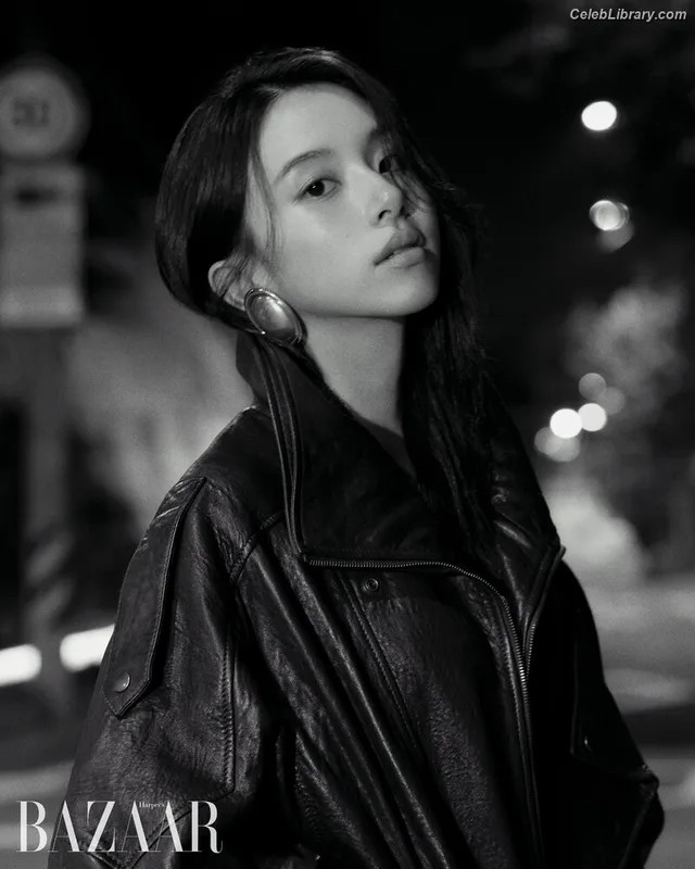 Chaeyoung (TWICE) photo 22 of 400