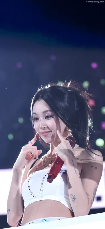 Chaeyoung (TWICE) photo 4 of 400