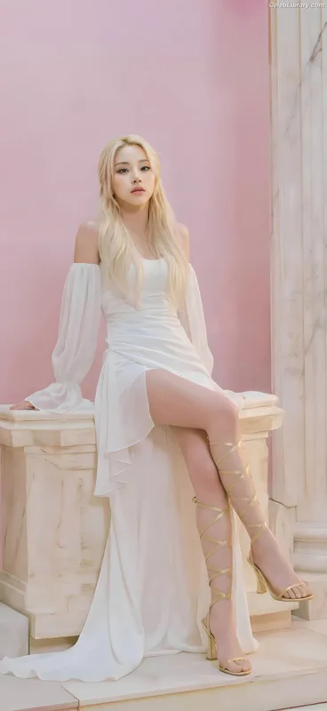 Chaeyoung (TWICE) photo 20 of 400