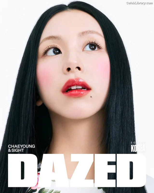 Chaeyoung (TWICE) photo 13 of 400
