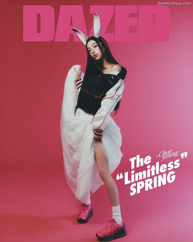 Chaeyoung (TWICE) photo 1 of 400