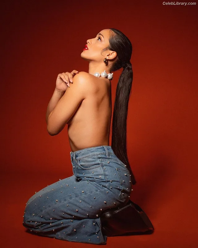 Chanel Terrero photo 7 of 21