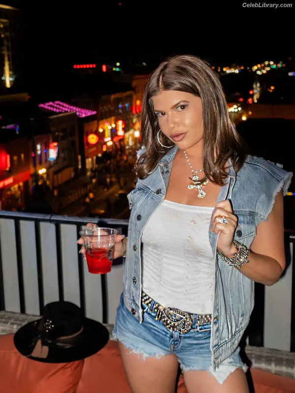 Chanel West Coast photo 2 of 707