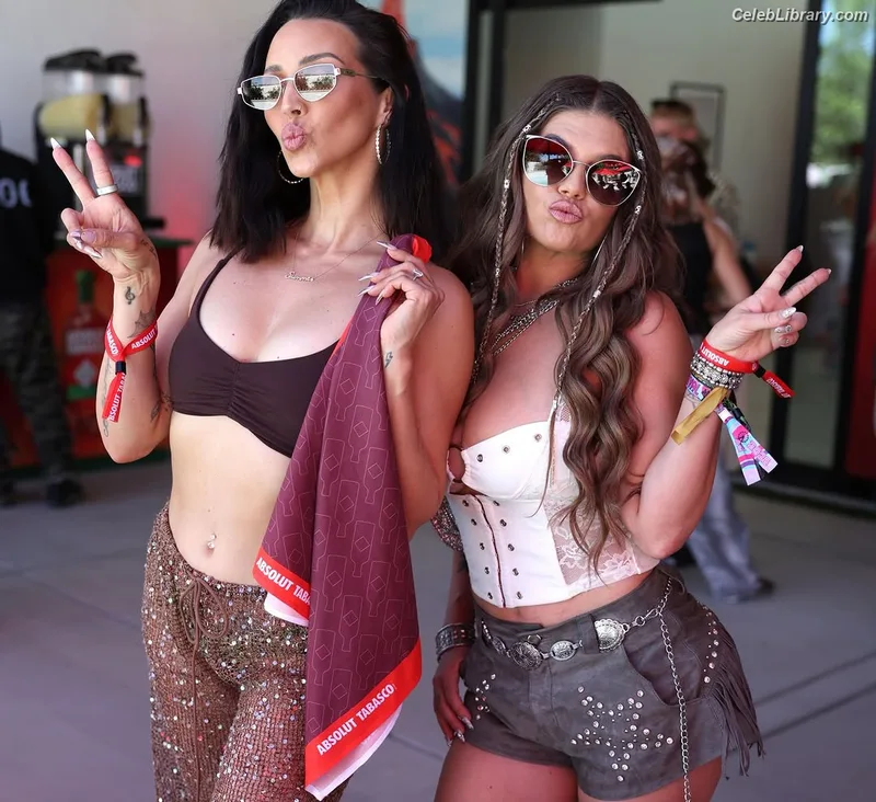 Chanel West Coast photo 13 of 707