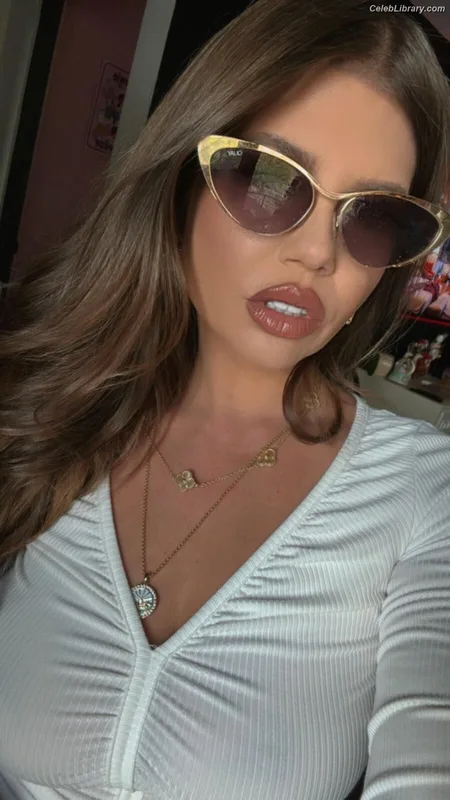 Chanel West Coast photo 9 of 707