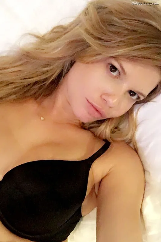 Chanel West Coast photo 10 of 707