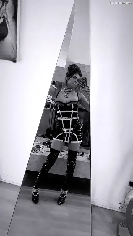 Chanel West Coast photo 7 of 707