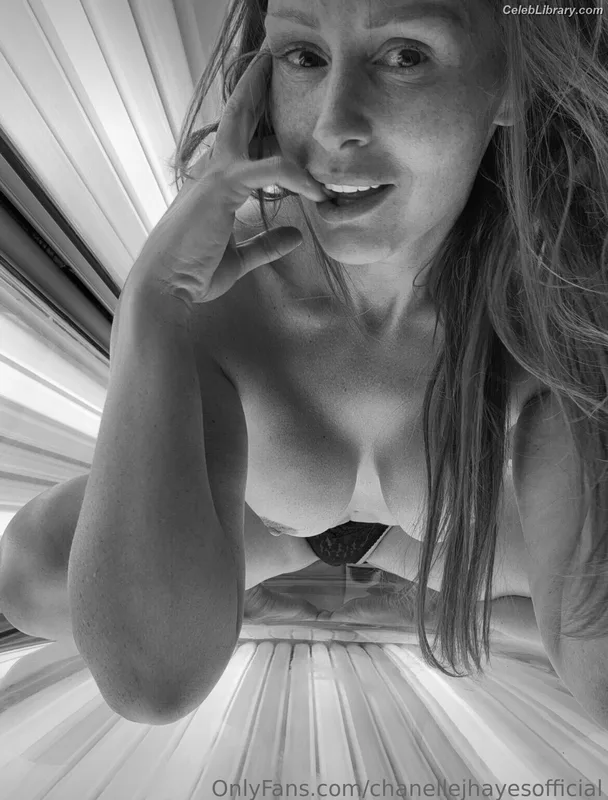 Chanelle Hayes photo 4 of 668