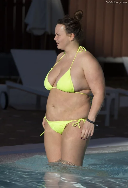 Chanelle Hayes photo 18 of 668