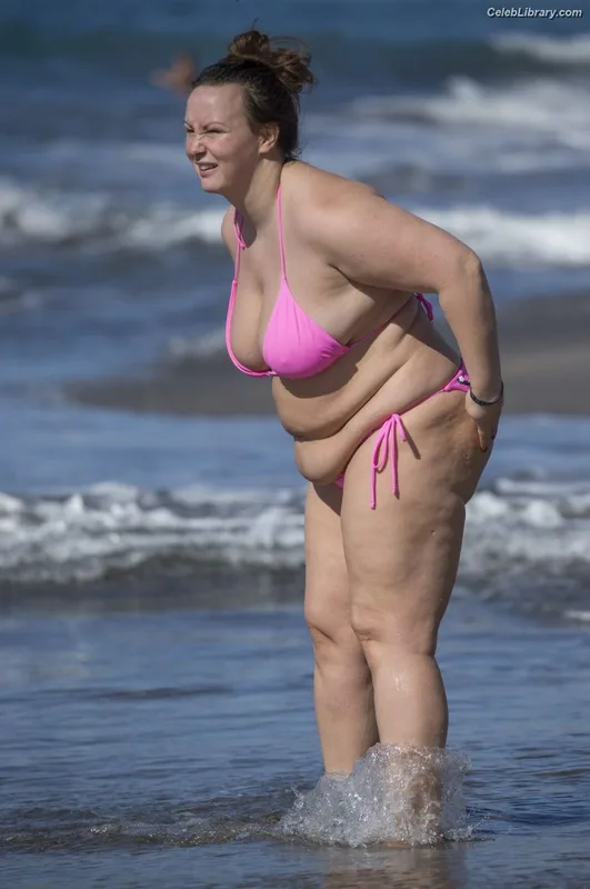 Chanelle Hayes photo 4 of 668