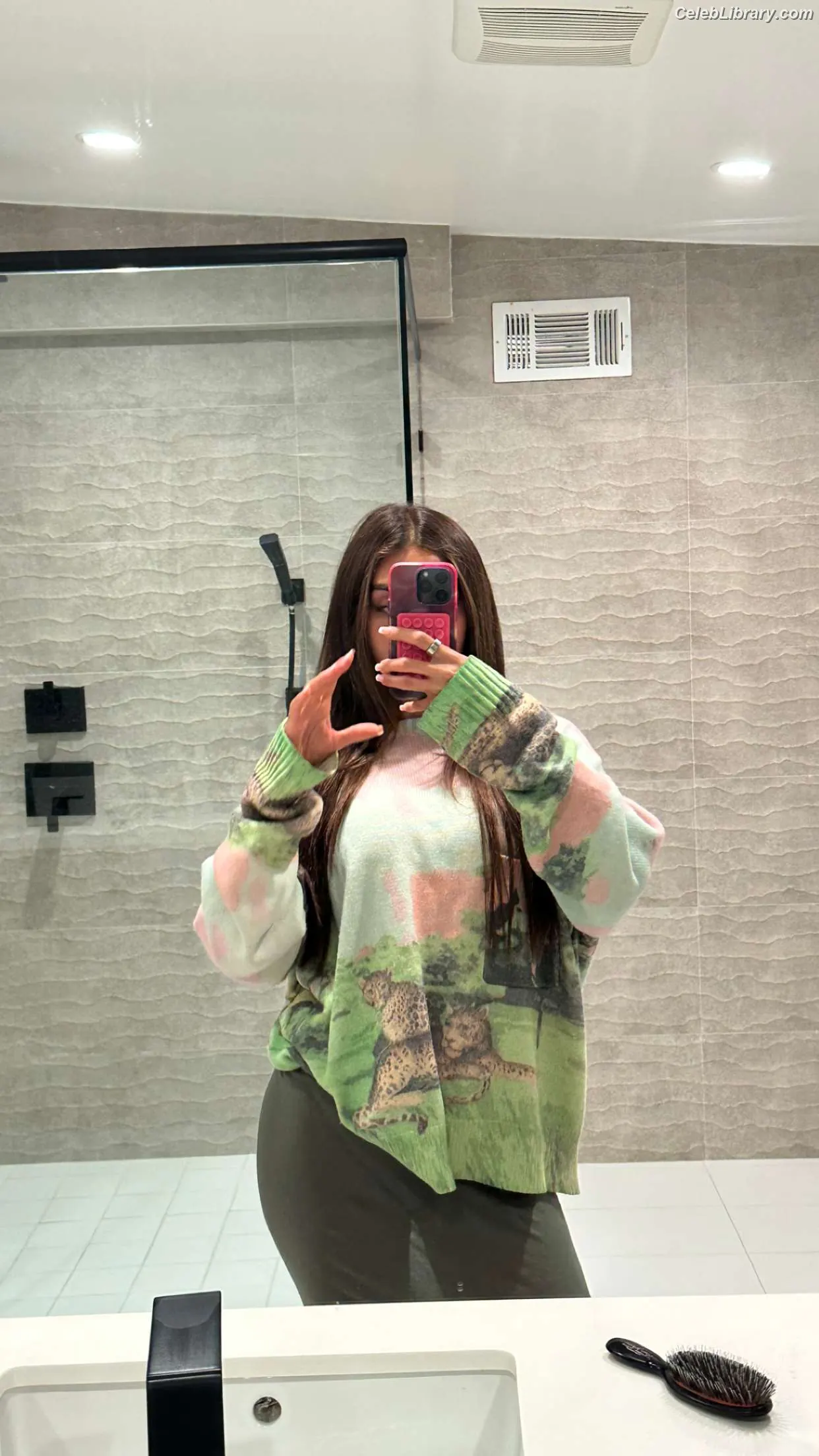 Chantel Jeffries photo 22 of 1944
