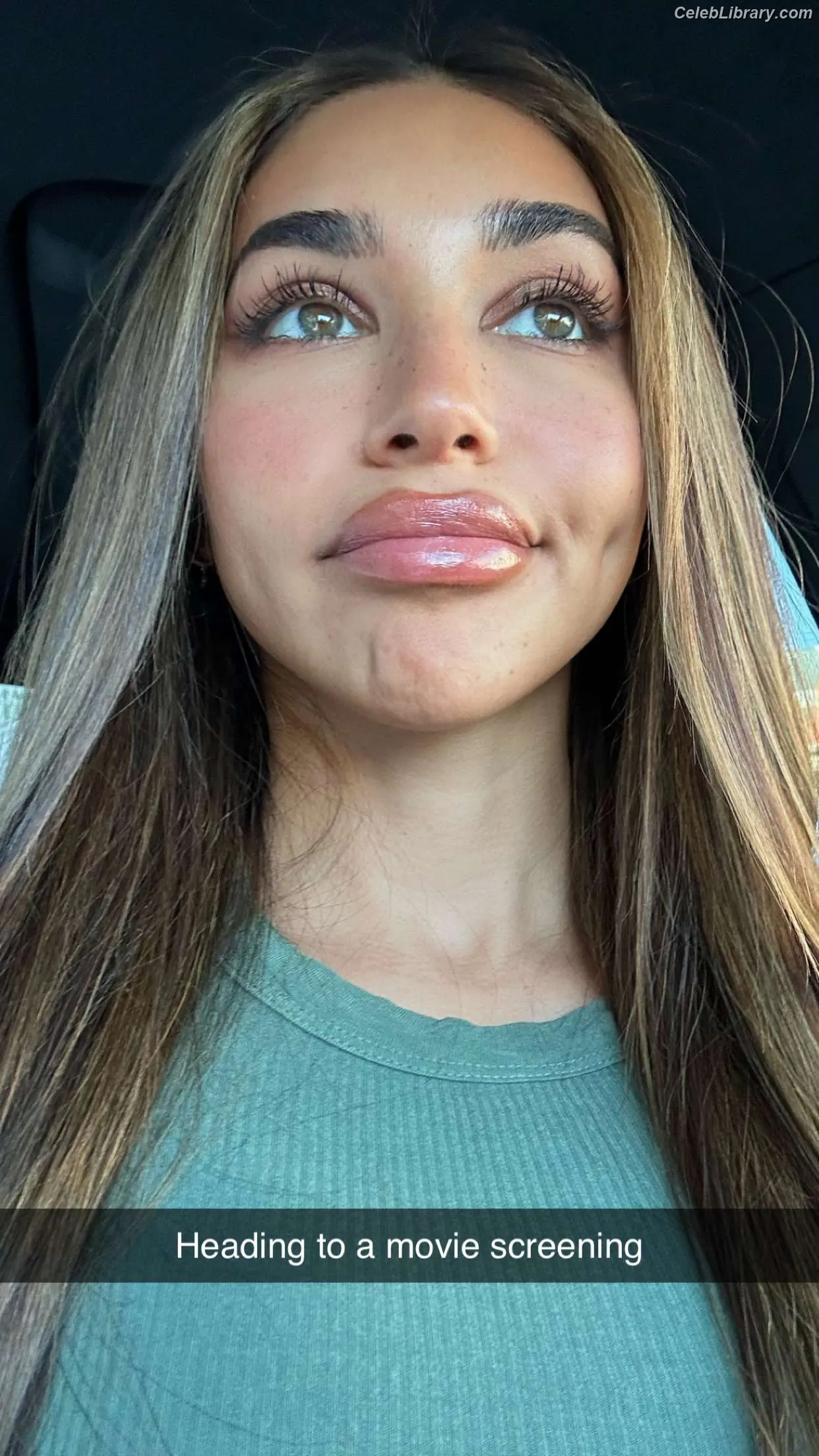 Chantel Jeffries photo 4 of 1944