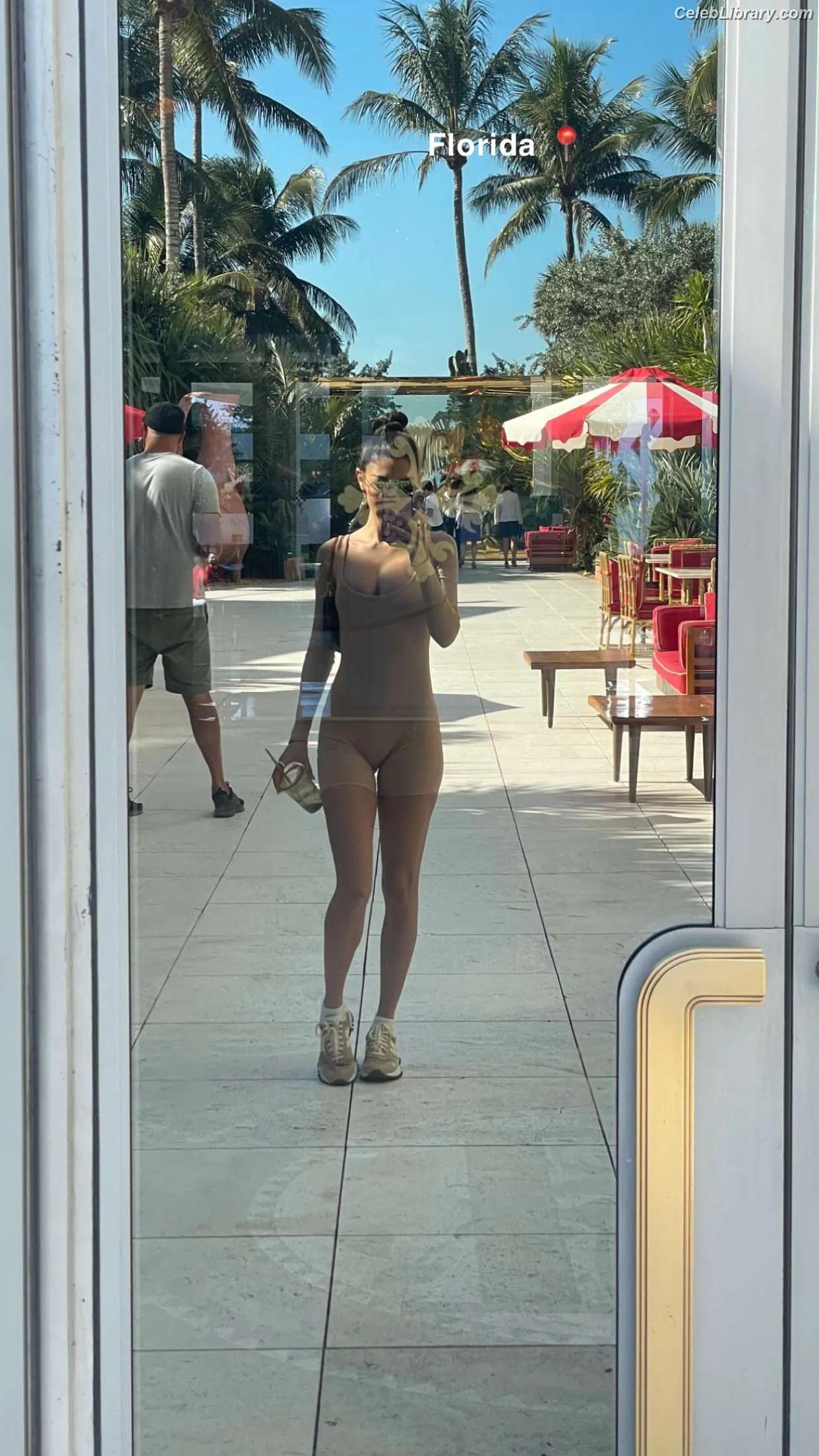Chantel Jeffries photo 23 of 1944