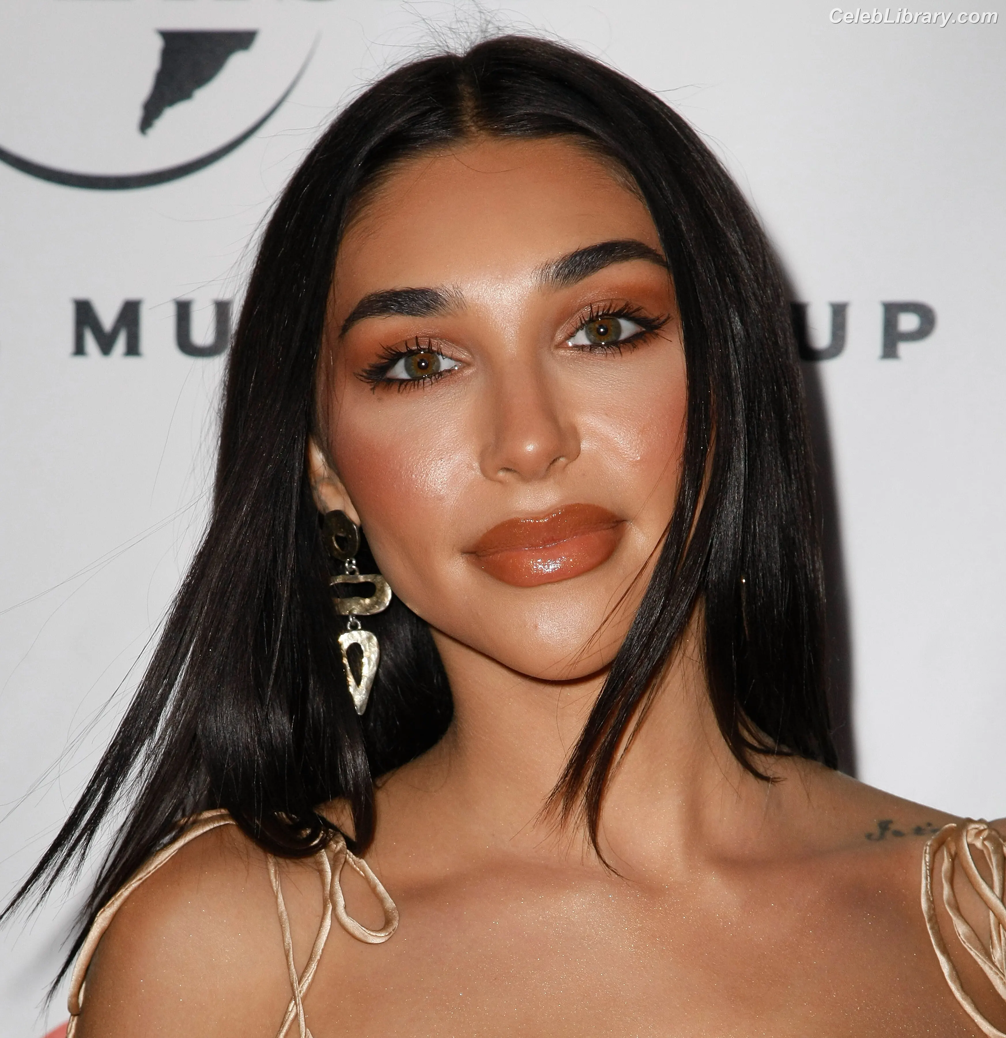 Chantel Jeffries photo 19 of 1944