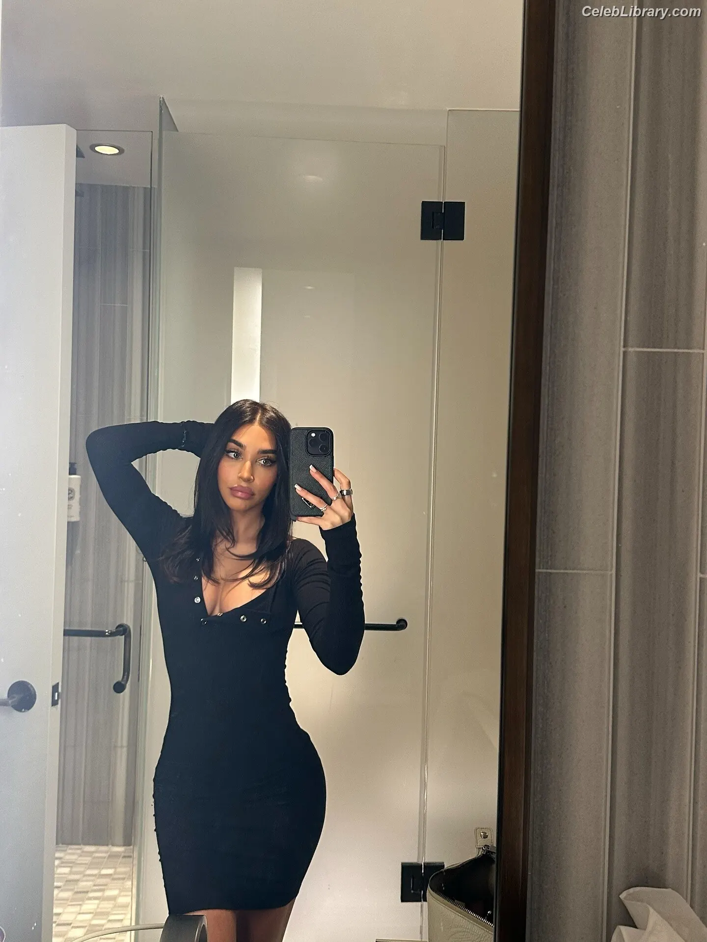 Chantel Jeffries photo 10 of 1944
