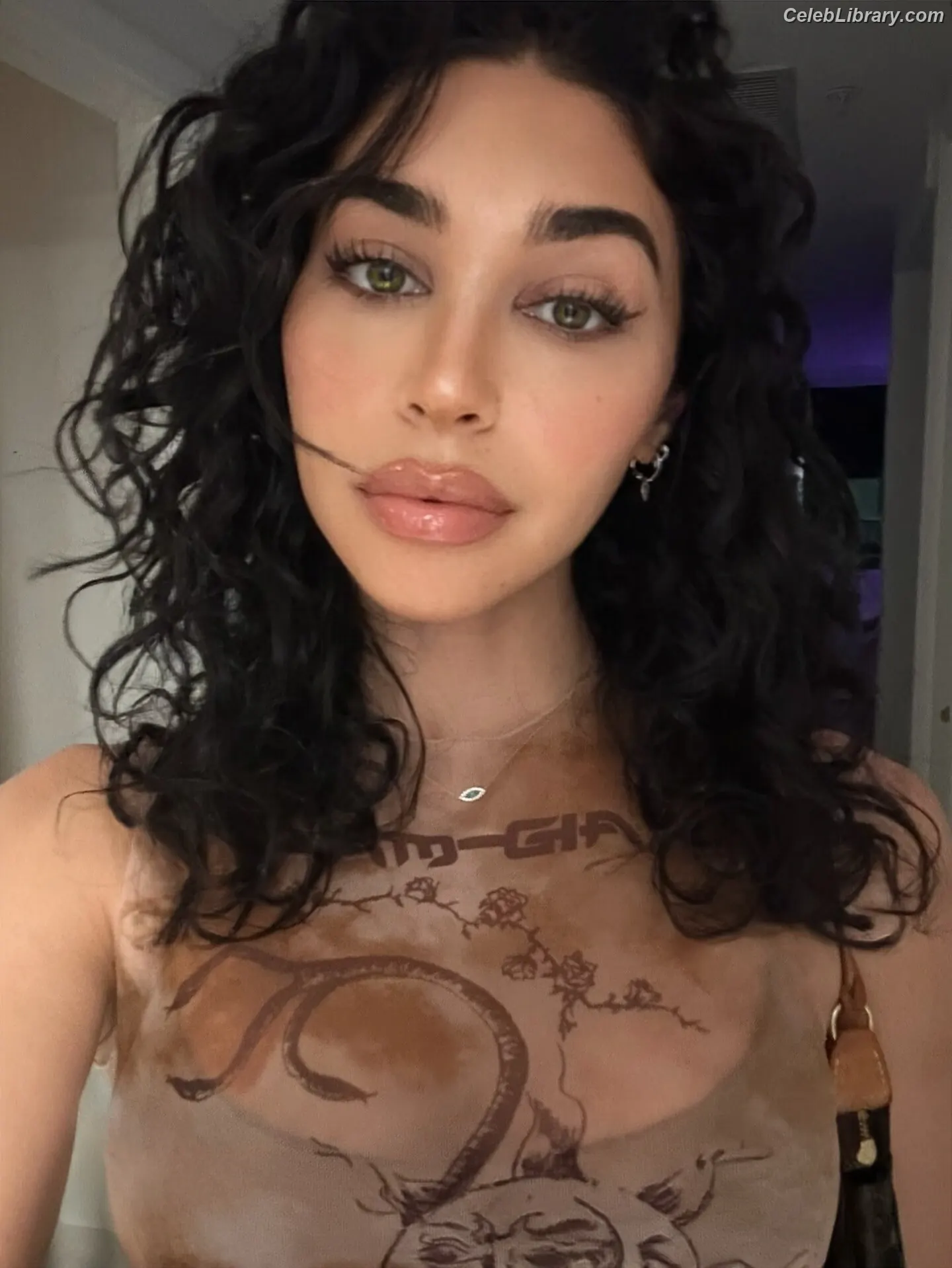 Chantel Jeffries photo 7 of 1944