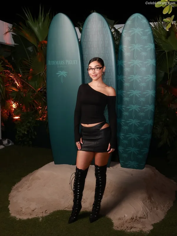 Chantel Jeffries photo 13 of 1942