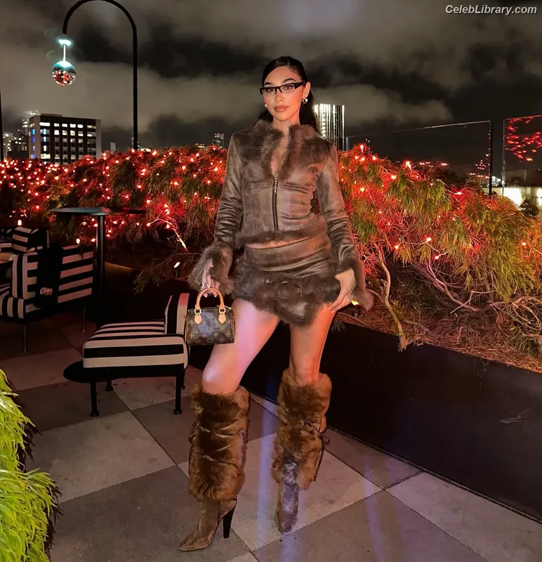 Chantel Jeffries photo 3 of 1942