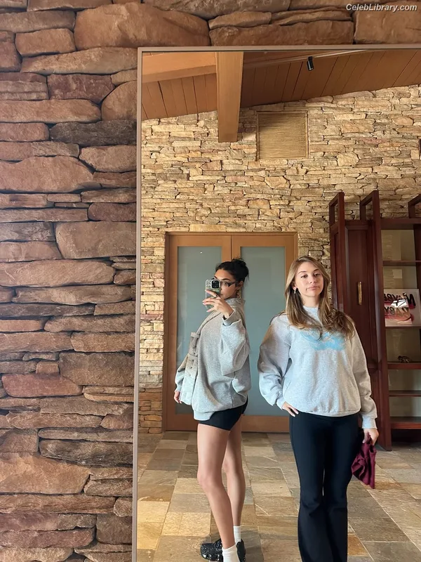 Chantel Jeffries photo 15 of 1942