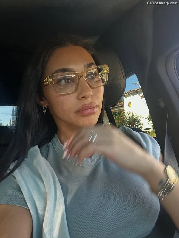 Chantel Jeffries photo 20 of 1942