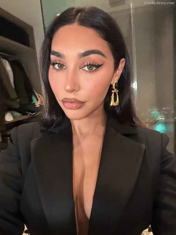 Chantel Jeffries photo 23 of 1942