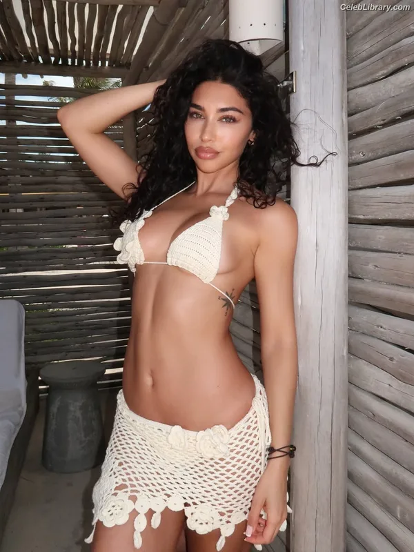 Chantel Jeffries photo 3 of 1942