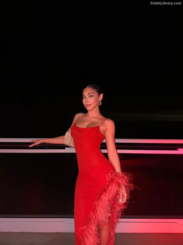 Chantel Jeffries photo 5 of 1942