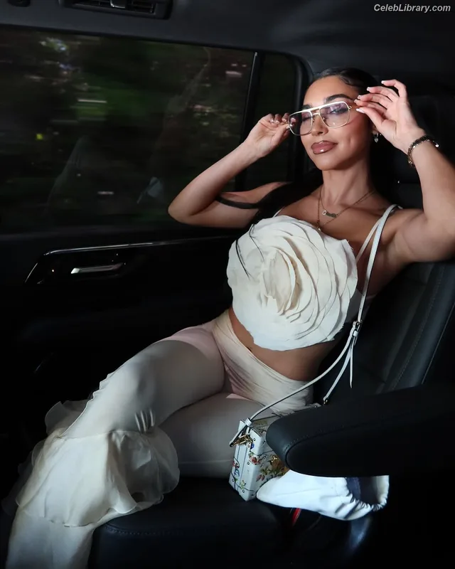 Chantel Jeffries photo 15 of 1942