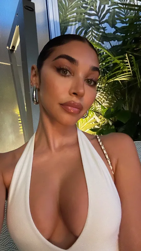 Chantel Jeffries photo 18 of 1942