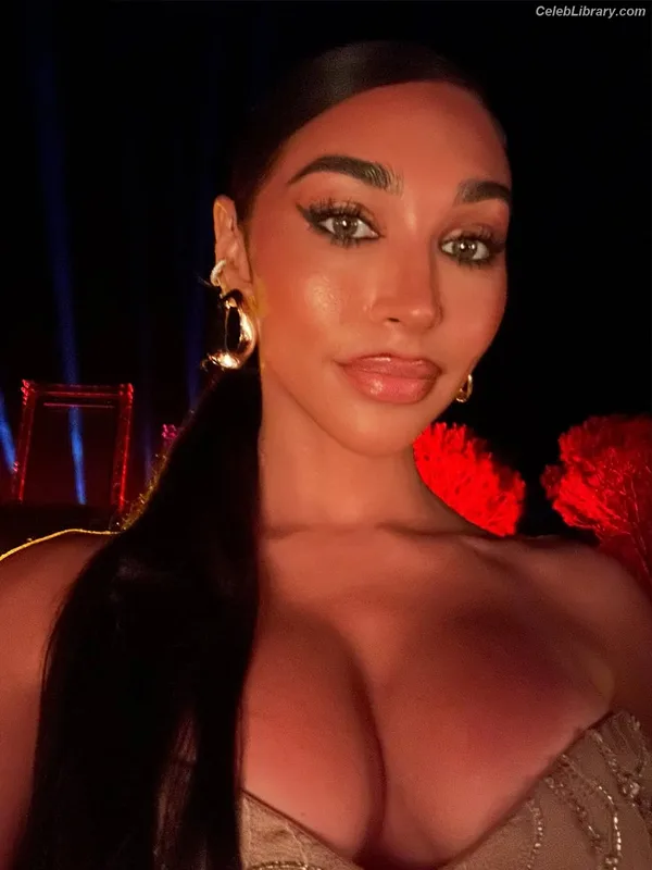 Chantel Jeffries photo 15 of 1942