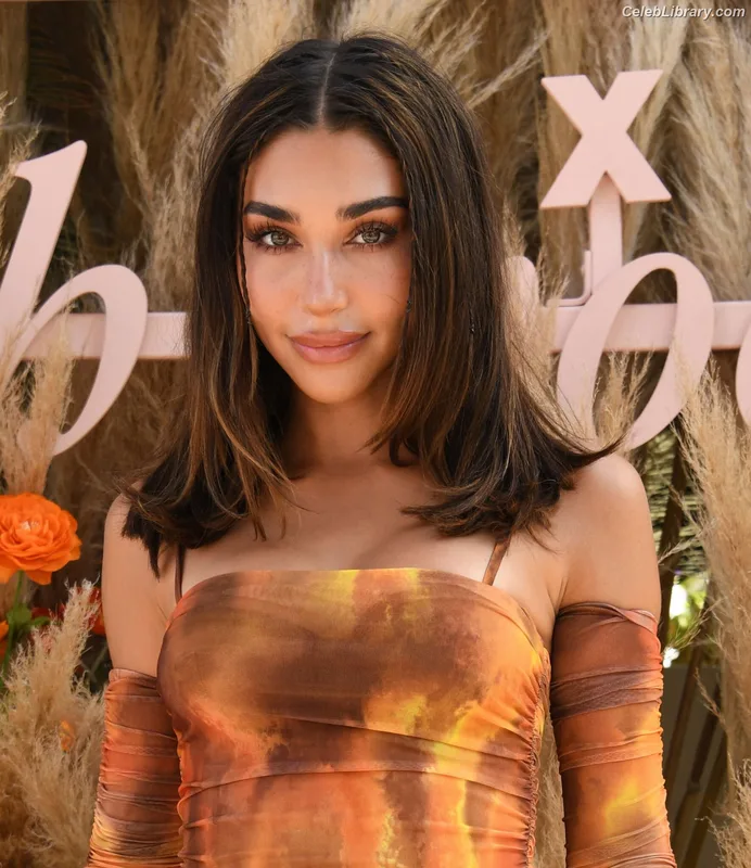 Chantel Jeffries photo 12 of 1942