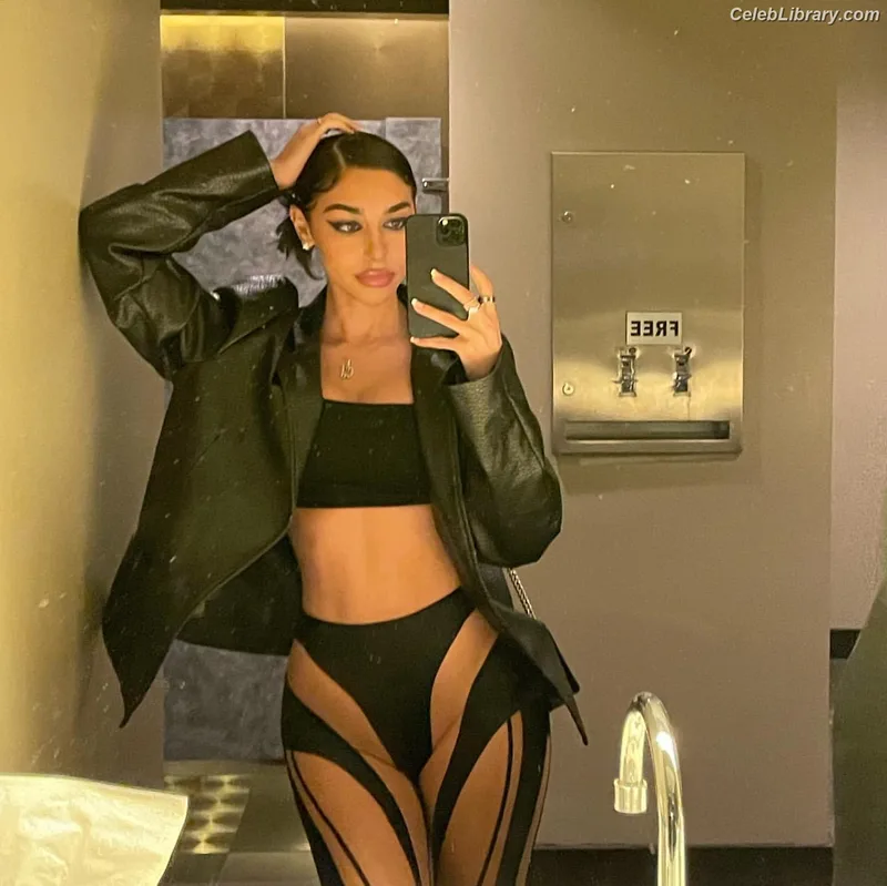 Chantel Jeffries photo 23 of 1942