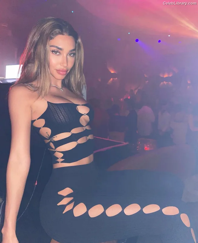 Chantel Jeffries photo 7 of 1942