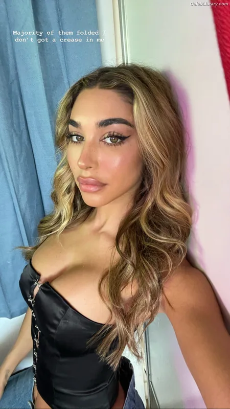 Chantel Jeffries photo 21 of 1942